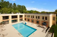 La Casa Inn & Suites - Middleboro Hotels in Bridgewater