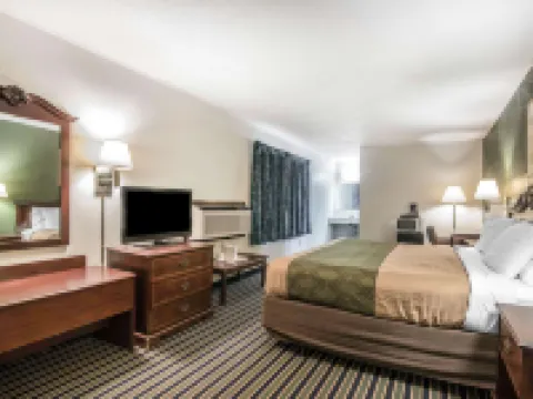 Econo Lodge Hotels in Windham County
