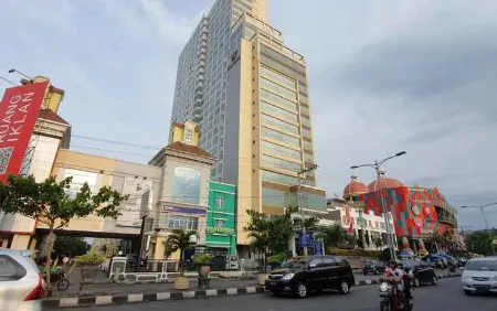 Sun Apartment Semarang Отели рядом с достопримечательностью «Лима»