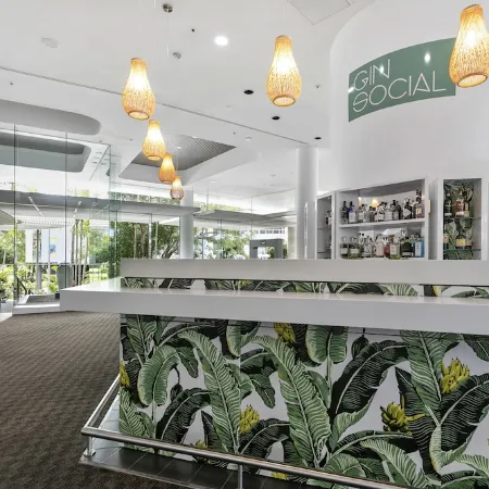Hilton Cairns