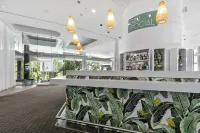 Hilton Cairns - Bintang 5