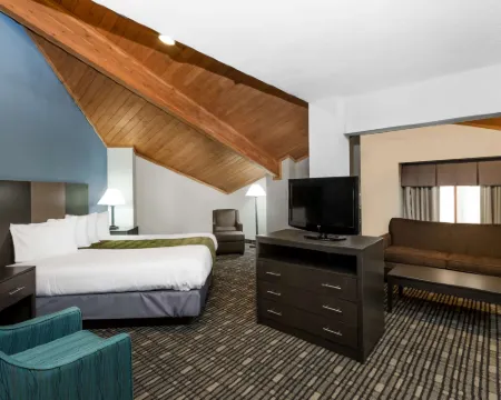 Baymont by Wyndham Pella Hotels in Pella