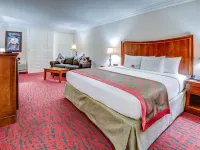 Ramada by Wyndham Metairie New Orleans Airport Hotels near Harrell Stadium