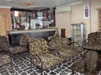B & S Hotel فنادق في Agege