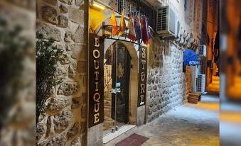 Stone Boutique Hotel - Housity