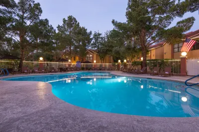 Westgate Flamingo Bay Resort Hotels near Speedway