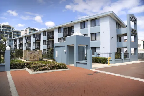 Lodestar Waterside Apartments Hotels in Applecross