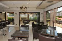 Santa Helena Hotel Hotels in Kremasti
