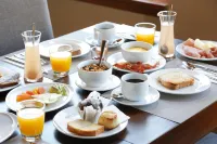 Los Cerros del Chaltén Boutique Hotel - Breakfast