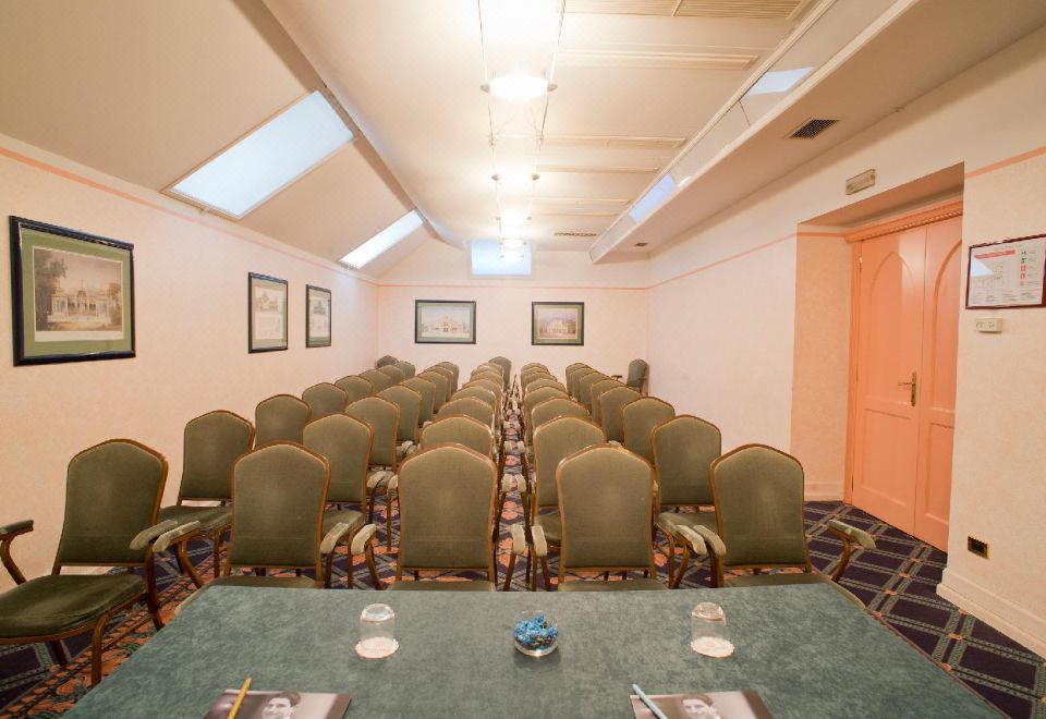 4. IH 호텔 밀라..