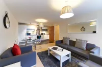 Shortstaymk Vizion Apartments, with Free Superfast wi-fi, Parking, Sky Sports and Movies