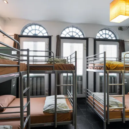 Royal Lodge @ Pagoda Street Отели рядом с достопримечательностью «Комплекс Пиплс-Парк»
