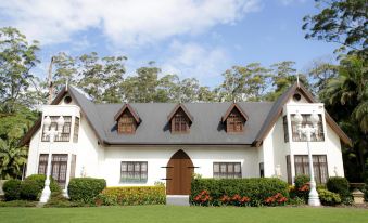 Mt Tamborine Stonehaven Boutique Hotel