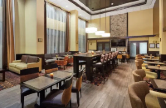 Hampton Inn & Suites Milwaukee/Franklin Hotels in Milwaukee County