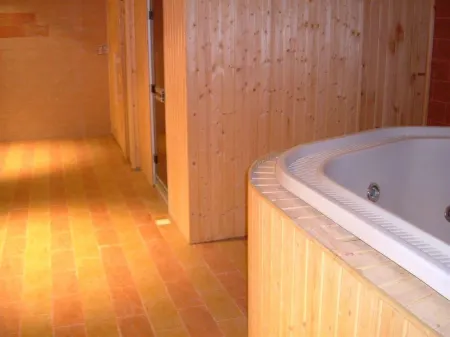 Bilqase Throne Hotel Отели рядом с достопримечательностью «Aramco Environmental Park 2»