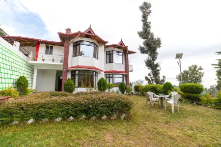 Hotel Goludev Valley View Отели рядом с достопримечательностью «Shree Kainchi Hanuman Mandir»