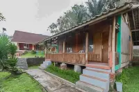 RedDoorz Plus at Grand Yustik Sukabumi Hotel a Sukamanis