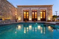 Mare Monte Luxury Suites - Pools