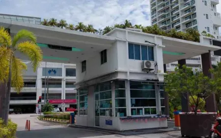 Hotel PEN Mutiara Отели рядом с достопримечательностью «Penang War Museum»