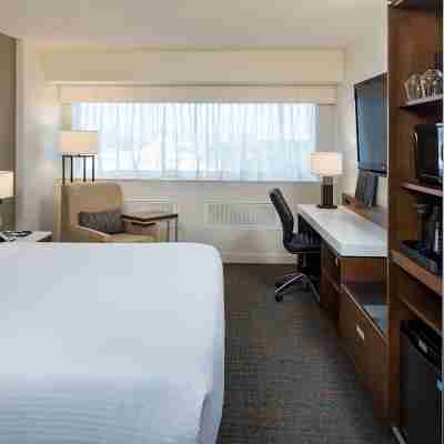 Delta Hotels Calgary South Rooms