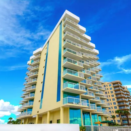 Bahama House - Daytona Beach Shores Отели рядом с достопримечательностью «Выставочный и конгресс-центр Ocean Center»