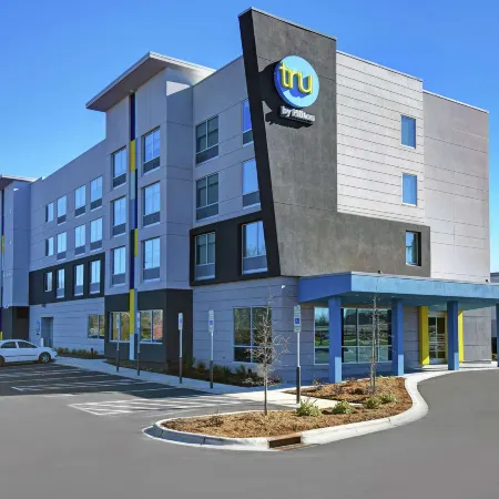 Tru by Hilton Burlington