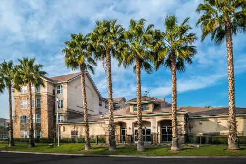 Homewood Suites by Hilton Ontario-Rancho Cucamonga - parking