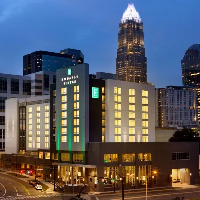 Embassy Suites by Hilton Charlotte Uptown Hotels near قاعة أوفينس