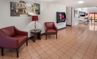 Red Roof Inn & Suites Lexington – Hamburg