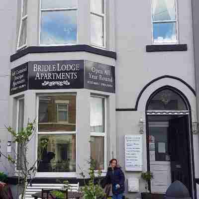 Bridle Lodge Apartments Hotel Exterior