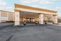 Wyndham Omaha/West Dodge Hotels near Tom Kelley's Bowling Pro Shop
