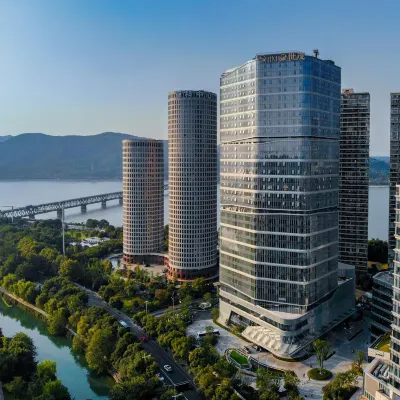 Le Méridien Hangzhou, Binjiang Hotel berhampiran Liuhe Pagoda