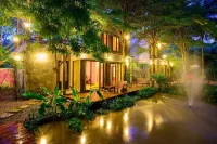 River CoCo Amphawa Hotels near Wat Bang Kung