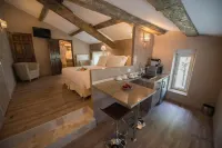Villas de La Ferme du Gros Noyer Hotels in Eygaliers