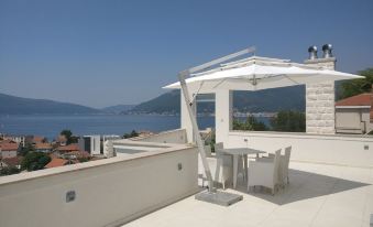 LuxuryPenthouse Sea View Pooll Ivy House Tivat