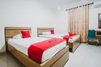 RedDoorz Plus Near WTC Batanghari Mall