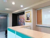 The Sea Bangsaen Hotel 원나파 비치 주변 호텔