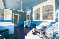Comfortable Rooms Near All Nola Hot Spots