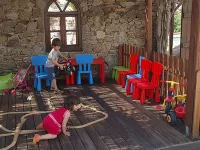Zephyros Hotel berhampiran Pantai Paraga