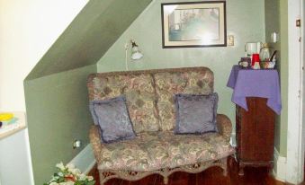 Baker St. Harbour Waterfront Bed and Breakfast - Housity