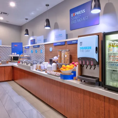 Holiday Inn Express & Suites NORTH DALLAS AT PRESTON by IHG