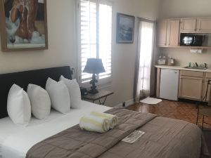 New Orleans House - Gay Male Adult Guesthouse