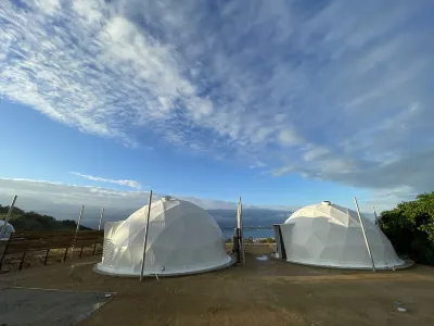 Eight Point Resort Okinawa - Glamping Hotels in Nanjo