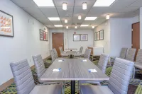 Holiday Inn Express & Suites THORNBURG-S. FREDERICKSBURG by IHG - parking