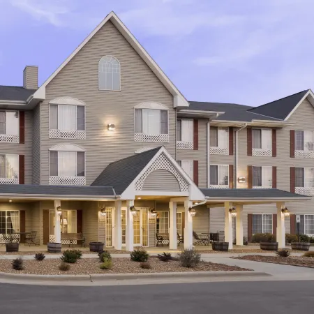 Country Inn & Suites by Radisson, West Bend, WI