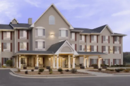 คันทรีอินน์แอนด์สวีทส์ บายเรดิสัน เวสต์เบนด์ WI โรงแรมใน