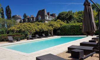 Chateau de Lalande - Housity