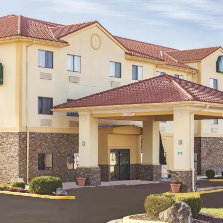 La Quinta Inn & Suites by Wyndham Elizabethtown