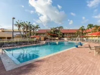 La Quinta Inn by Wyndham Cocoa Beach-Port Canaveral - Pool