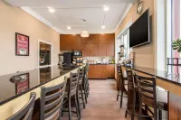 Albertan Inn Hotels in Fox Creek